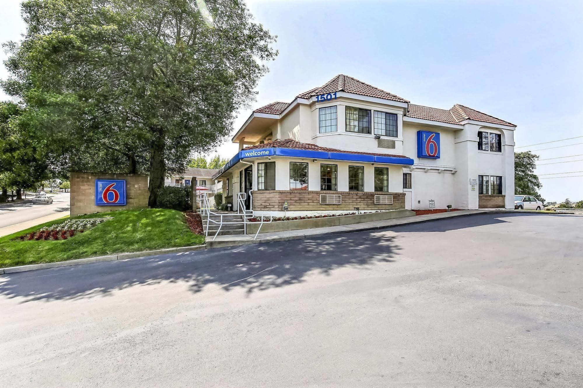 Motel 6-Pinole, Ca Eksteriør billede