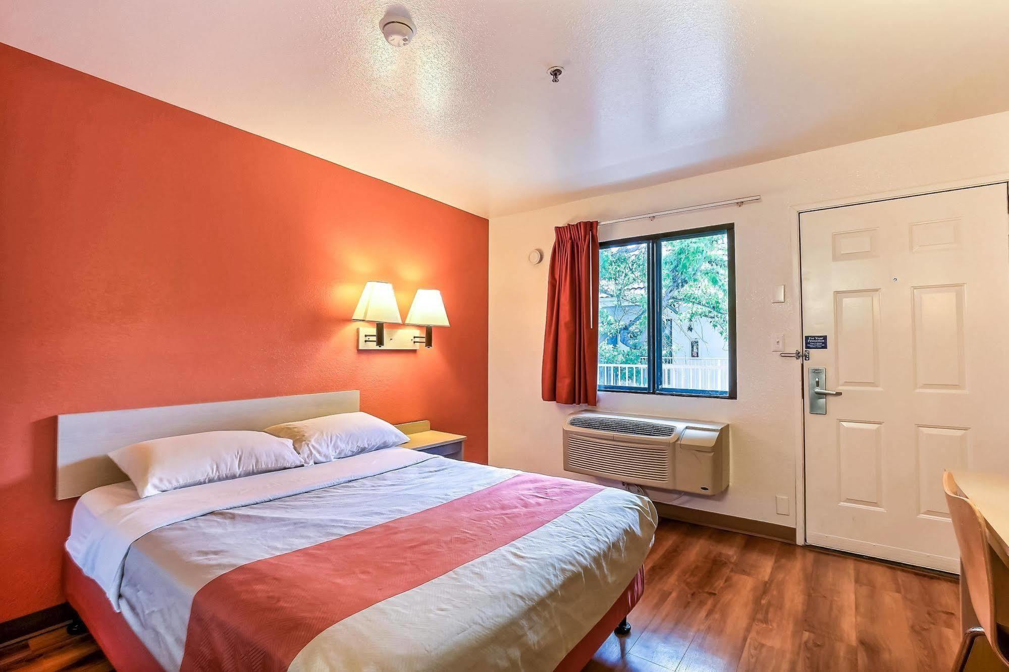 Motel 6-Pinole, Ca Eksteriør billede