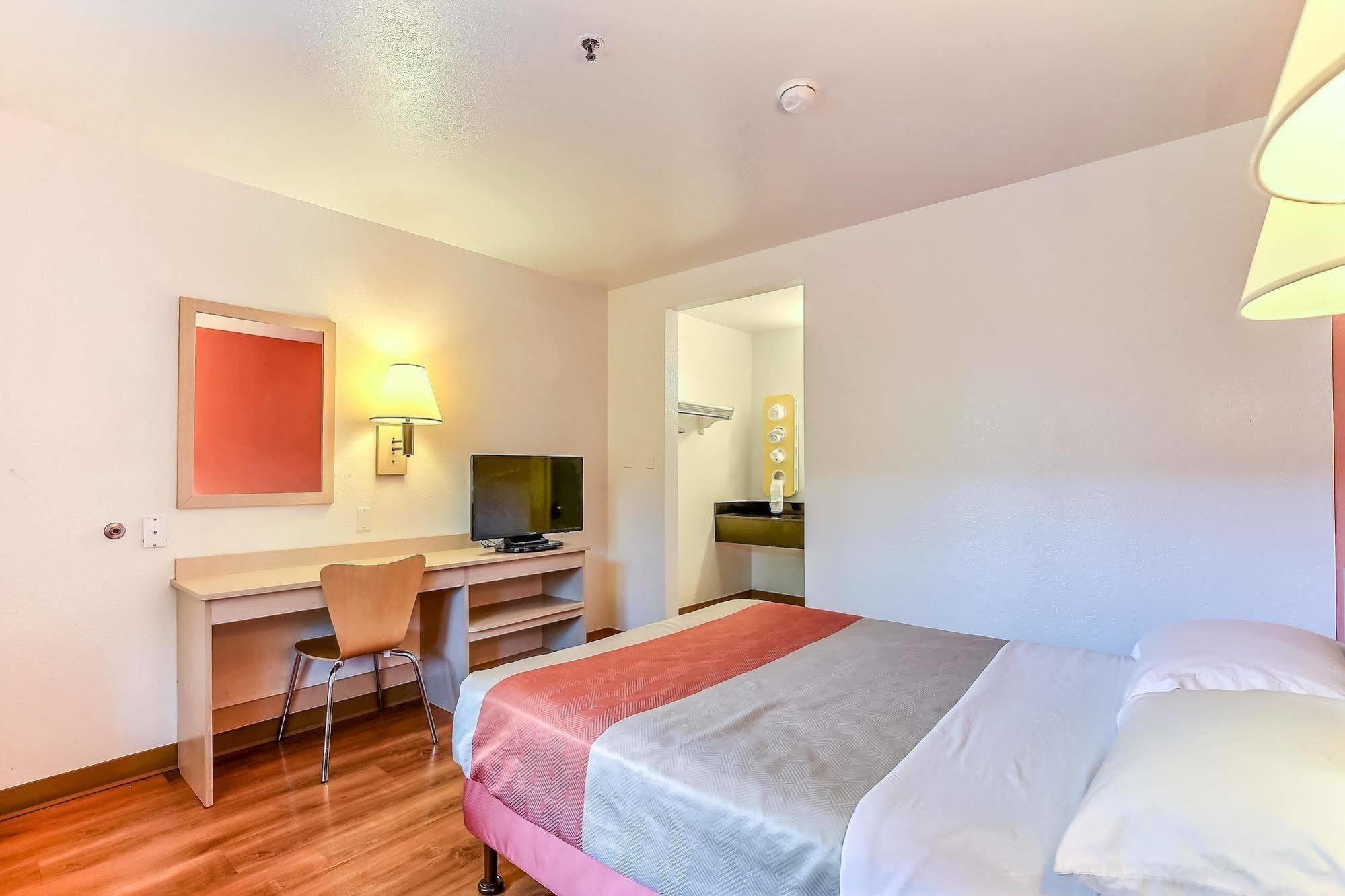 Motel 6-Pinole, Ca Eksteriør billede